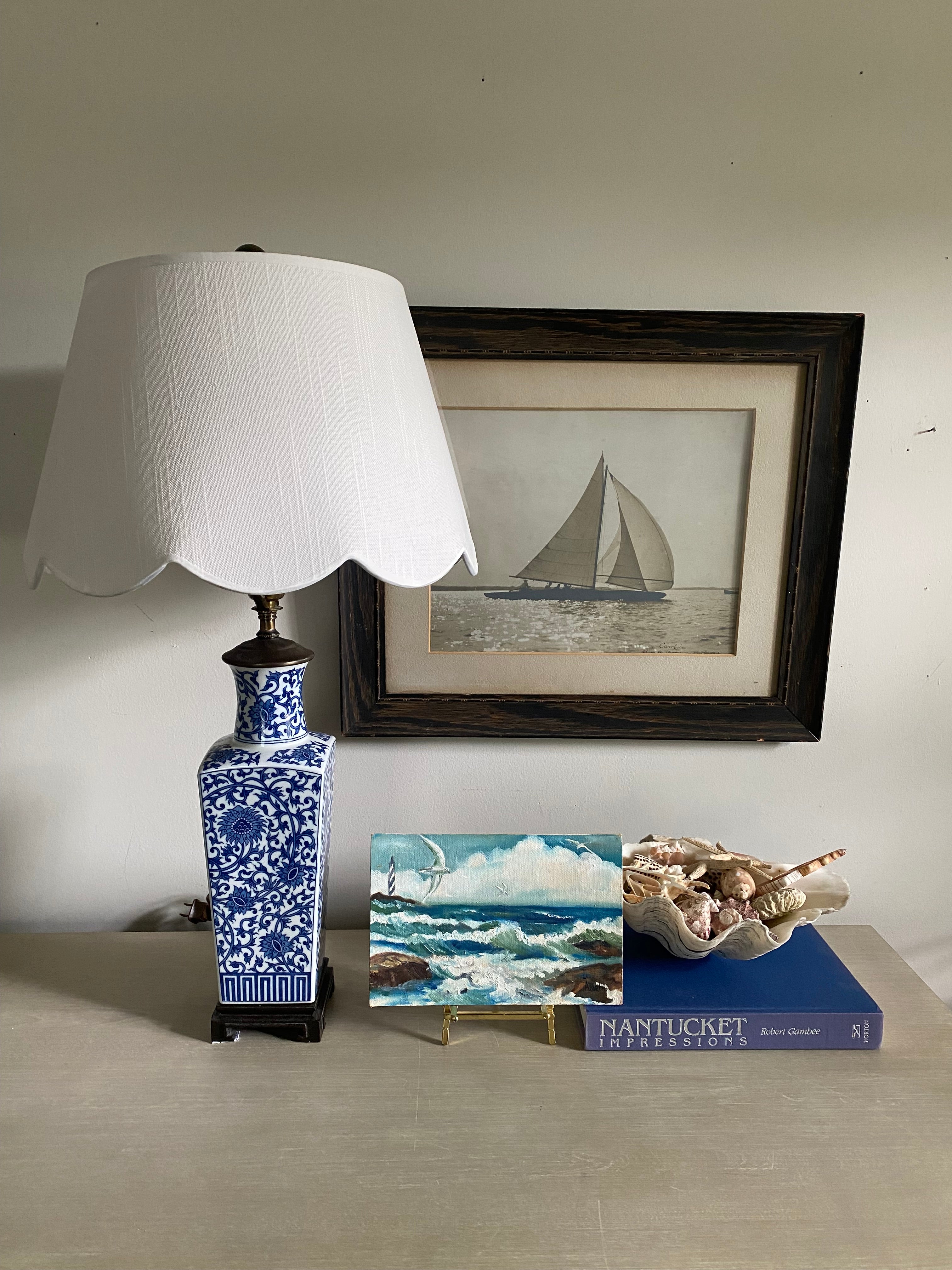 Vintage chinoiserie style lamp