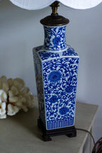 Vintage chinoiserie style lamp