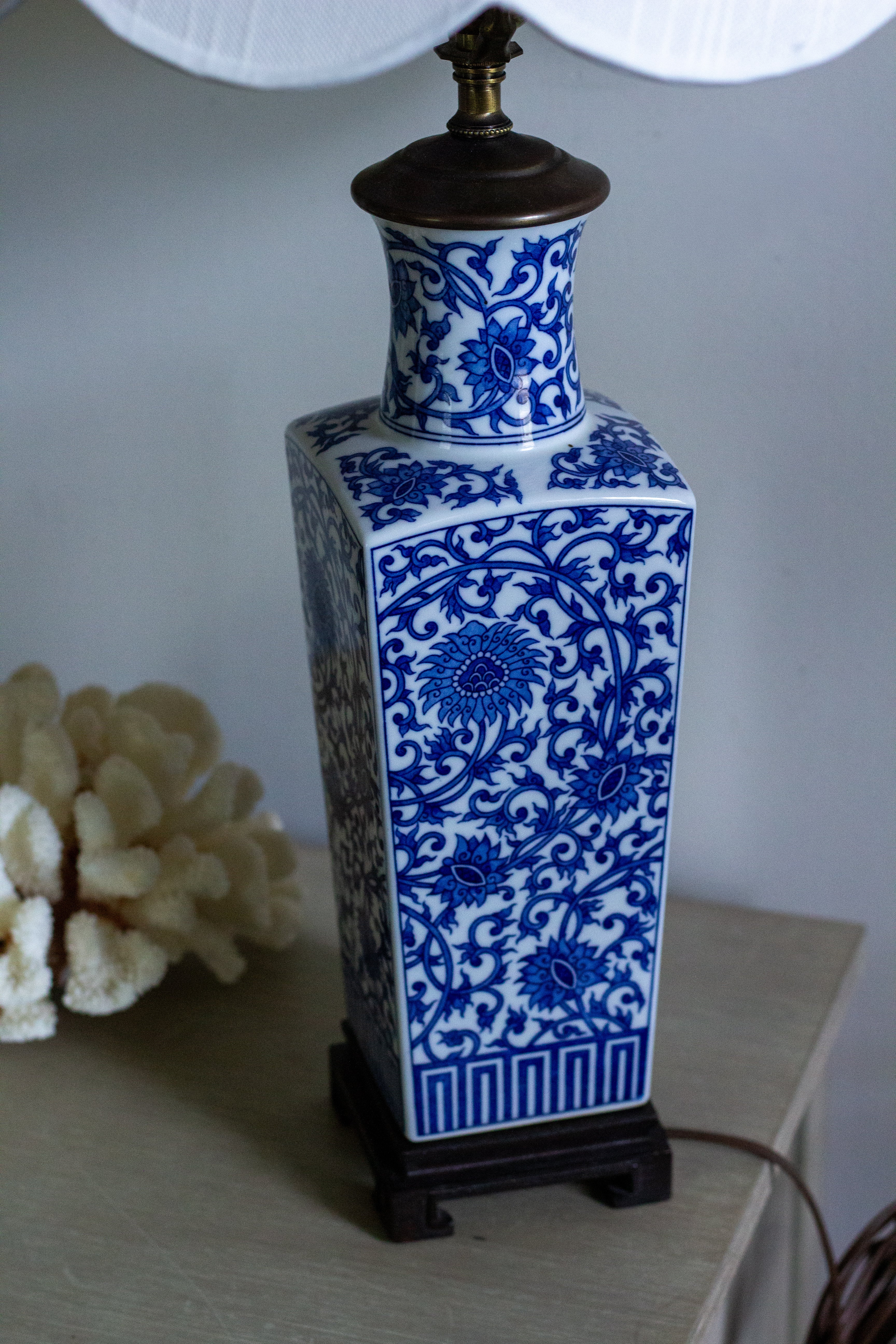 Vintage chinoiserie style lamp